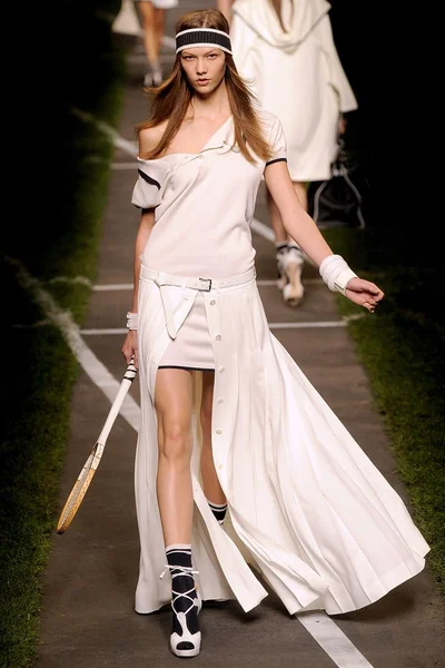 Look 3
